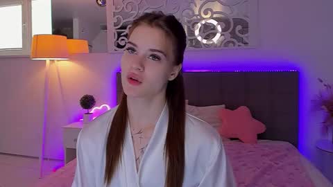 Snapshot of luisaclover chatting on 28, 4, 2026 LuisaClover online show from 28, 4, 2026
