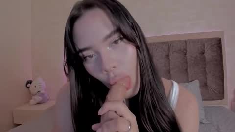 Luisa Giraldo online show from 1, 12, 2025