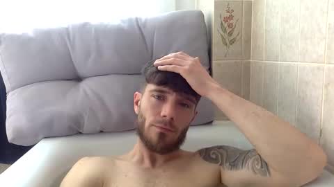 Snapshot of luisbadx chatting on 6, 4, 2026 Luis Badx online show from 6, 4, 2026