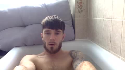 Snapshot of luisbadx chatting on 10, 4, 2026 Luis Badx online show from 10, 4, 2026