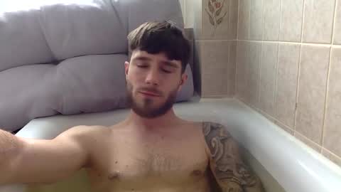 Snapshot of luisbadx chatting on 12, 4, 2026 Luis Badx online show from 12, 4, 2026