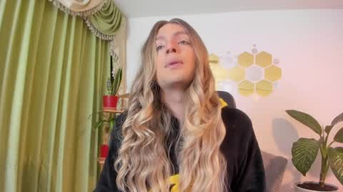 Luka Castillo online show from 12, 4, 2026