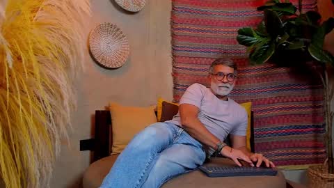 Luke Crews online show from 1, 3, 2025