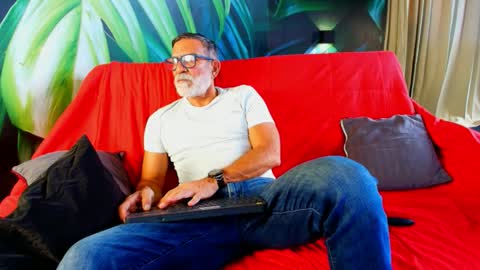 Luke Crews online show from 21, 9, 2025