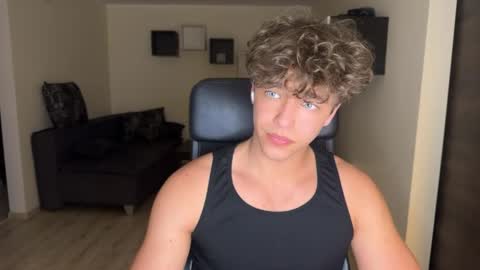 Snapshot of lukedesirable chatting on 26, 5, 2026 lukedesirable online show from 26, 5, 2026