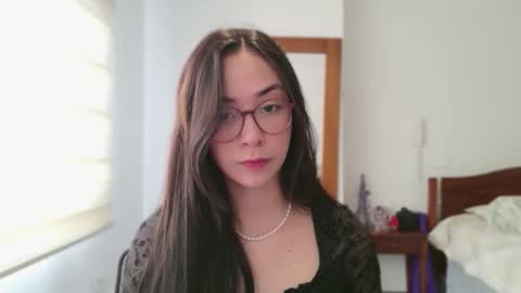 Snapshot of lulibee_ chatting on 27, 5, 2026 Luli online show from 27, 5, 2026