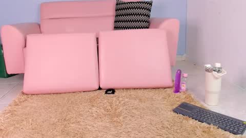 Snapshot of lulu__cute1 chatting on 25, 11, 2025 lulu__cute1 online show from 25, 11, 2025