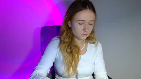 Lulu Baby18 online show from 9, 11, 2025