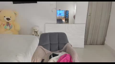 Snapshot of lulu_russell chatting on 11, 7, 2026 LULU online show from 11, 7, 2026
