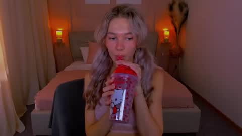 Snapshot of lulualise chatting on 19, 7, 2026 Alise online show from 19, 7, 2026
