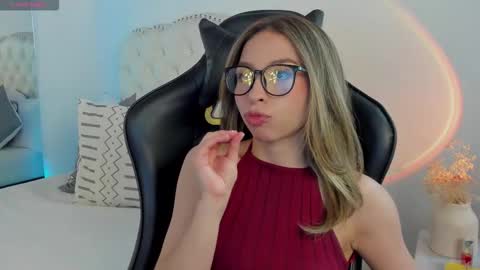Snapshot of luluuberry chatting on 9, 2, 2026 luluuberry online show from 9, 2, 2026