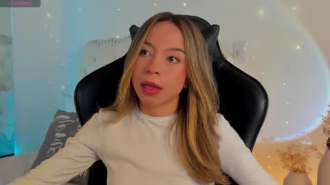 Snapshot of luluuberry chatting on 16, 2, 2026 luluuberry online show from 16, 2, 2026