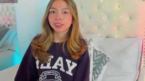 Snapshot of luluuberry chatting on 3, 3, 2026 luluuberry online show from 3, 3, 2026