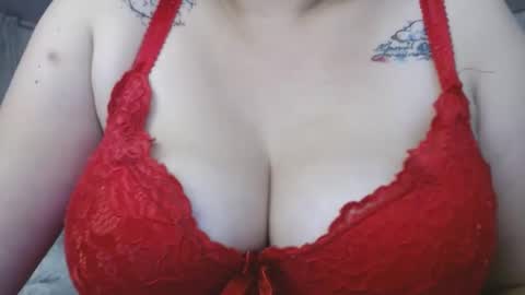 Snapshot of lumi_84 chatting on 19, 1, 2025 LUMI online show from 19, 1, 2025