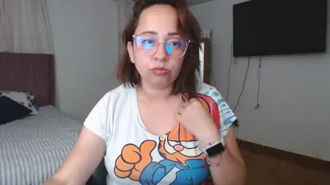 Snapshot of lumi_84 chatting on 2, 2, 2025 LUMI online show from 2, 2, 2025