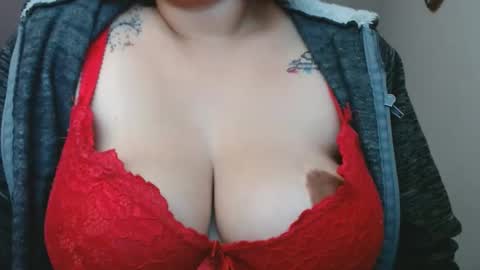 Snapshot of lumi_84 chatting on 15, 2, 2025 LUMI online show from 15, 2, 2025