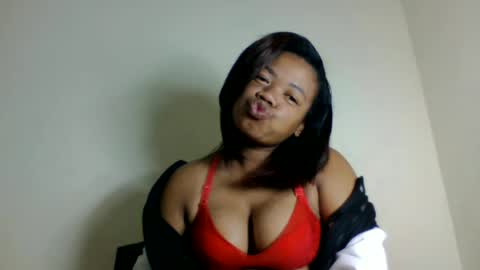 Snapshot of lumira_belle chatting on 3, 7, 2026 lumira_belle online show from 3, 7, 2026