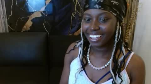 Snapshot of luna253951 chatting on 18, 5, 2026 luna253951 online show from 18, 5, 2026