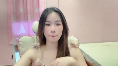 Snapshot of luna4739 chatting on 4, 8, 2026 Luna online show from 4, 8, 2026