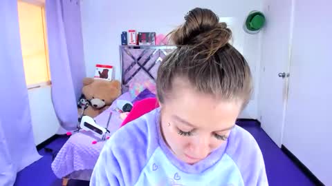 luna_analya online show from 13, 4, 2026