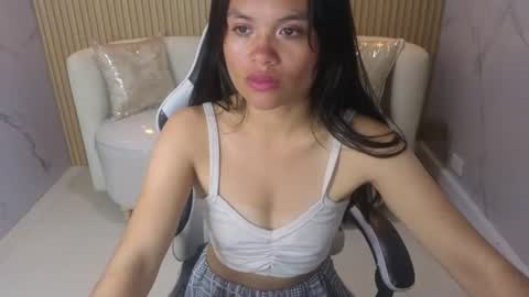 Snapshot of luna_benz_tx chatting on 7, 7, 2026 Follow me.. Live 1430 to 2100 online show from 7, 7, 2026