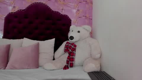 Luna Bloom online show from 14, 5, 2026