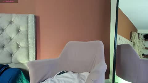 luna_cute14 online show from 18, 1, 2026