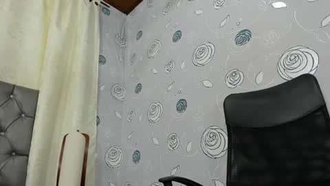 Luna Eva online show from 22, 2, 2025