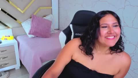 Luna  Jonez  online show from 24, 11, 2025