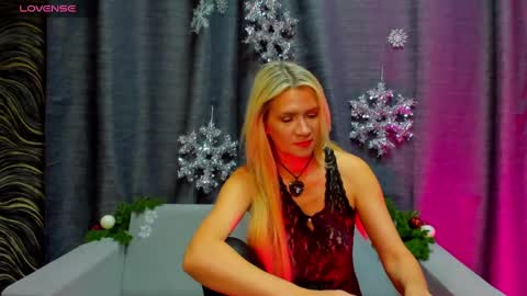 Snapshot of luna_lew1s chatting on 30, 12, 2024 luna_lew1s online show from 30, 12, 2024