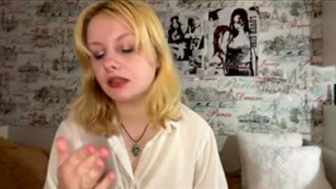 Luna online show from 5, 4, 2026