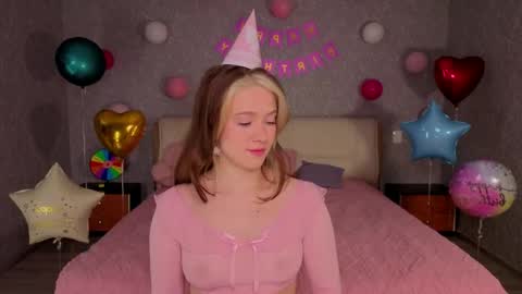Snapshot of luna_moran chatting on 5, 6, 2026 Lina online show from 5, 6, 2026