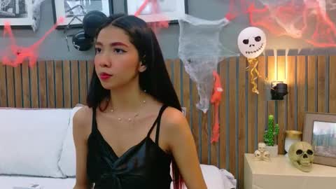 Snapshot of luna_roja25 chatting on 24, 10, 2025 LUNA online show from 24, 10, 2025