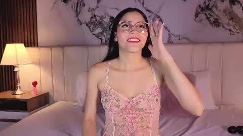 Snapshot of luna_star__18 chatting on 7, 7, 2026 A M M Y online show from 7, 7, 2026