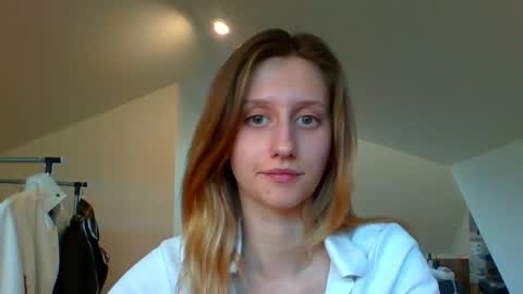 L U N A  online show from 14, 2, 2025