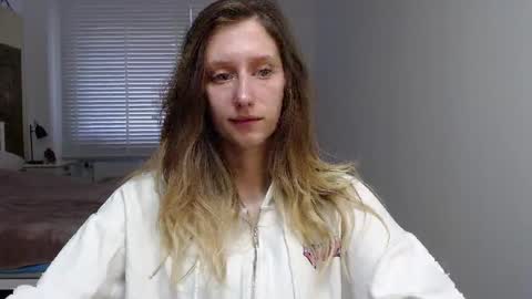 L U N A  online show from 6, 10, 2025