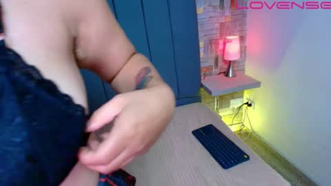 lunaa____ online show from 18, 4, 2026