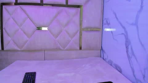 Luna online show from 6, 4, 2026