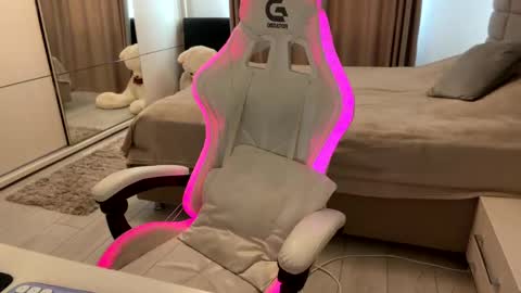 LunaBex online show from 14, 4, 2026