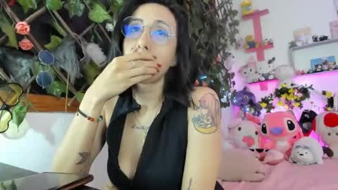 lunacristal_moon online show from 12, 1, 2025