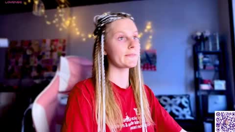 Snapshot of lunacyy chatting on 24, 5, 2026 Britney online show from 24, 5, 2026