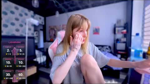 Snapshot of lunacyy chatting on 21, 6, 2026 Britney online show from 21, 6, 2026