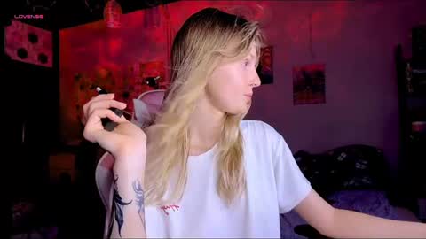 Snapshot of lunacyy chatting on 29, 6, 2026 Britney online show from 29, 6, 2026
