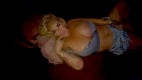 Snapshot of lunadaddysgirl chatting on 27, 5, 2026 Luna Daddys Girl online show from 27, 5, 2026