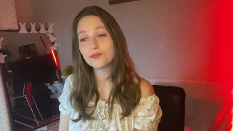 lunafeather online show from 6, 4, 2026