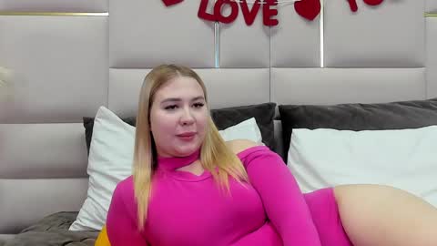 Snapshot of lunahouston chatting on 23, 2, 2025 LunaHouston online show from 23, 2, 2025