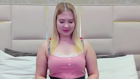 Snapshot of lunahouston chatting on 11, 3, 2025 LunaHouston online show from 11, 3, 2025