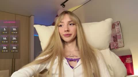 Snapshot of lunainnk chatting on 1, 12, 2025 Luna online show from 1, 12, 2025