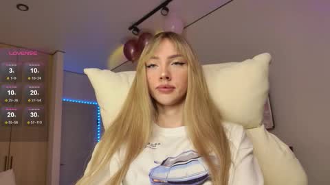 Snapshot of lunainnk chatting on 5, 12, 2025 Luna online show from 5, 12, 2025