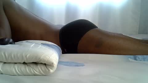 Snapshot of lunalove22_ chatting on 16, 10, 2025 lunalove22_ online show from 16, 10, 2025